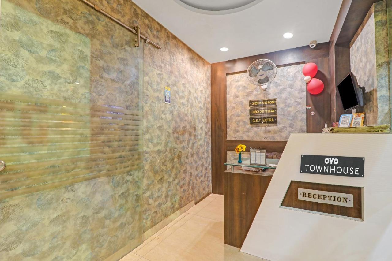 Townhouse 1182 Hotel Tirupati Galaxy Канпур Экстерьер фото