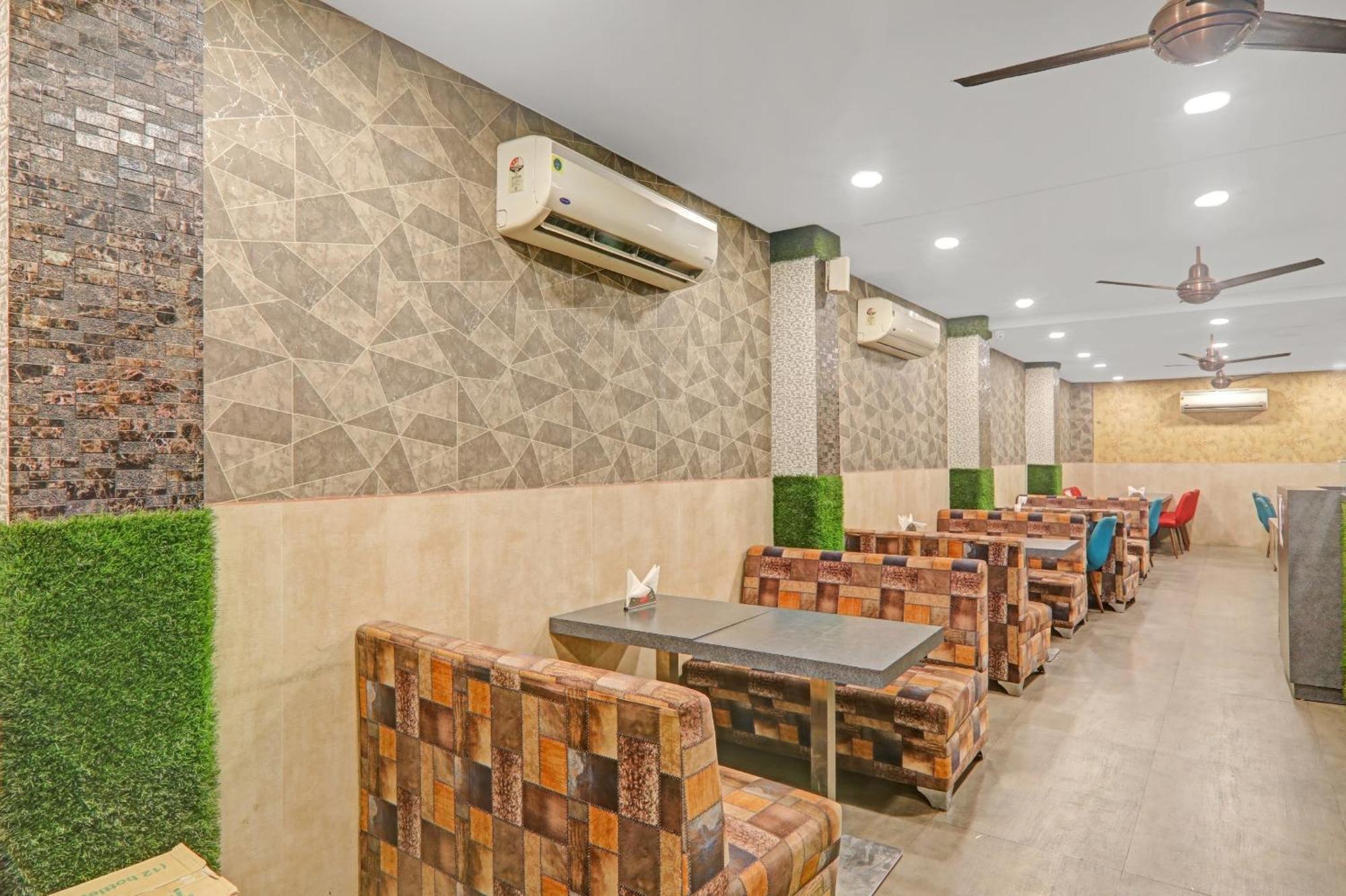 Townhouse 1182 Hotel Tirupati Galaxy Канпур Экстерьер фото