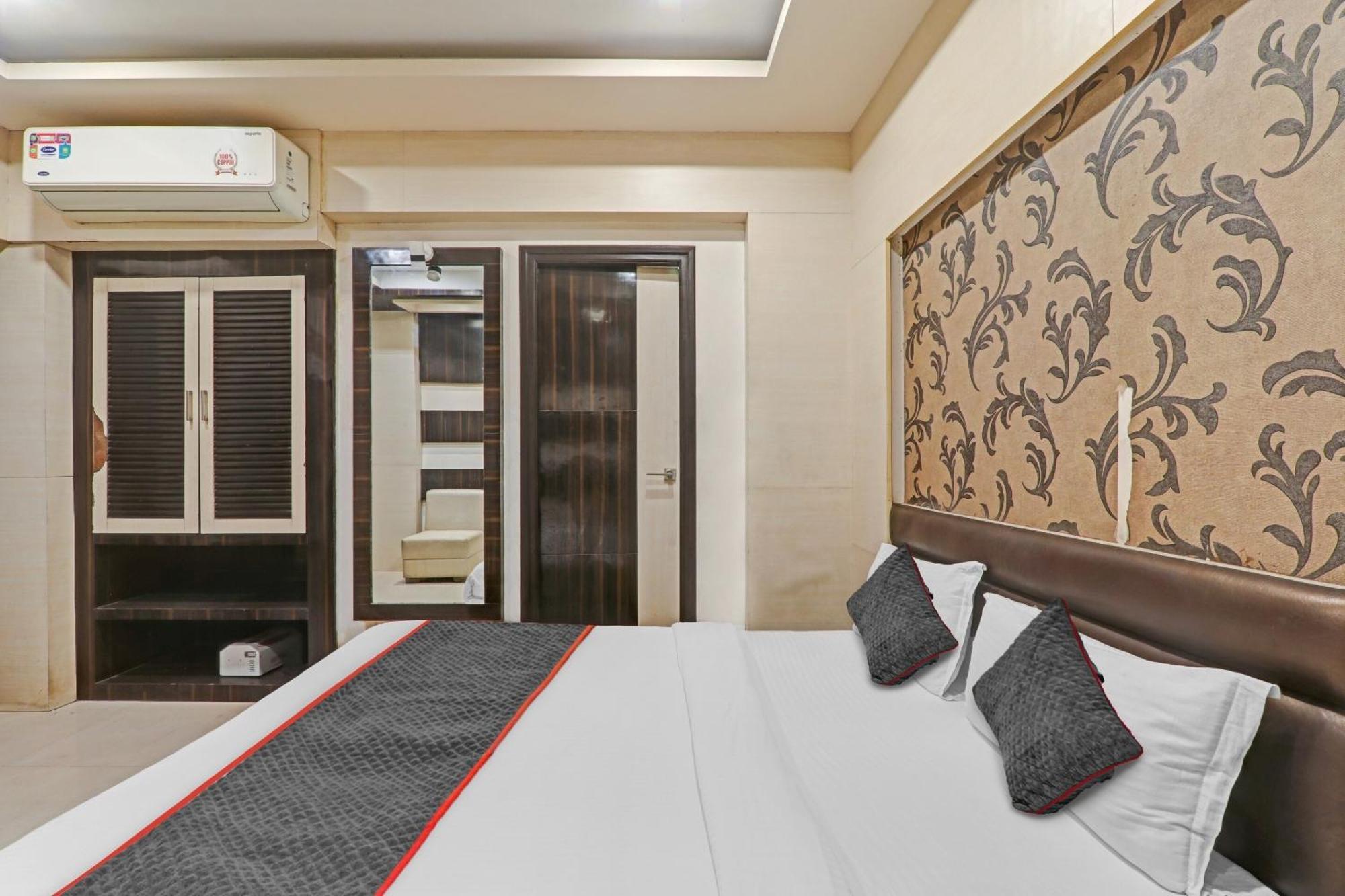 Townhouse 1182 Hotel Tirupati Galaxy Канпур Экстерьер фото